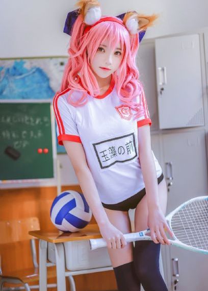 歐美大版連衣裙_藍光超清免費觀看